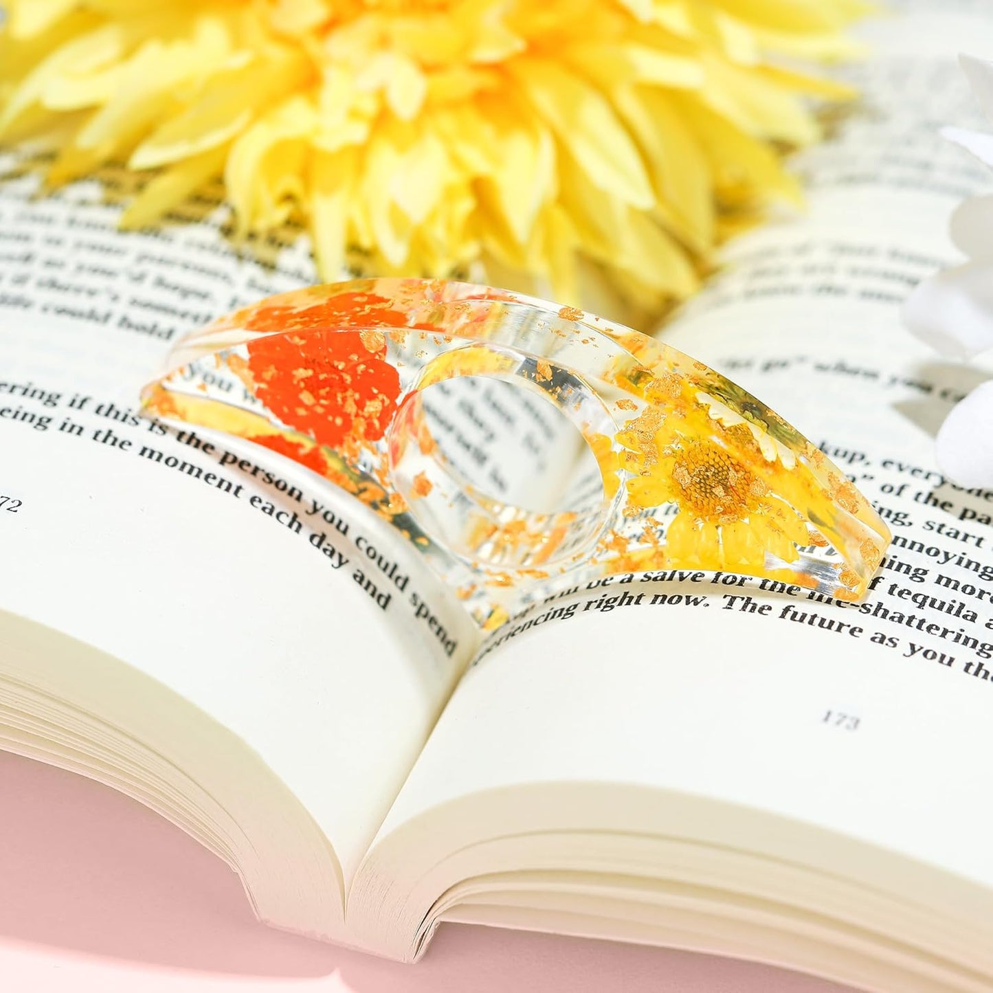 HELORAY Book Lover Gifts for Women Bookish Gifts for Readers Book Accessories for Reading Lovers Bookish Items Themed Presents Librarian Gift for Readers Cool Bookworm Gift for Reading Lovers